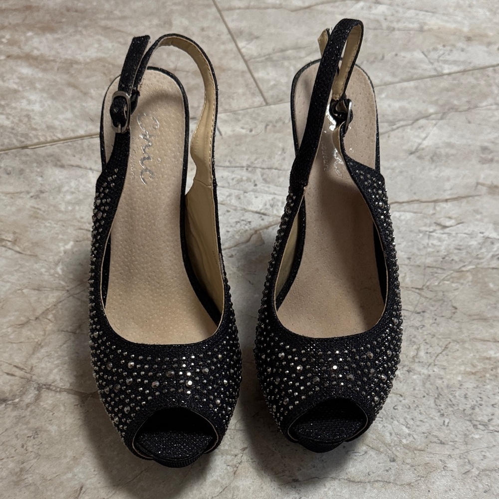 Chic Black Slingback Heels with Sparkling Accents